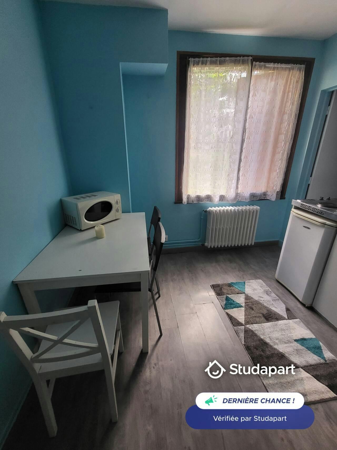 Apartament de închiriat pentru 370 EUR pe lună în Troyes, Rue de la Mission