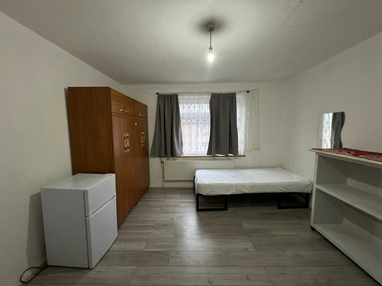 Private room for rent for £900 per month in London, Gloucester Road