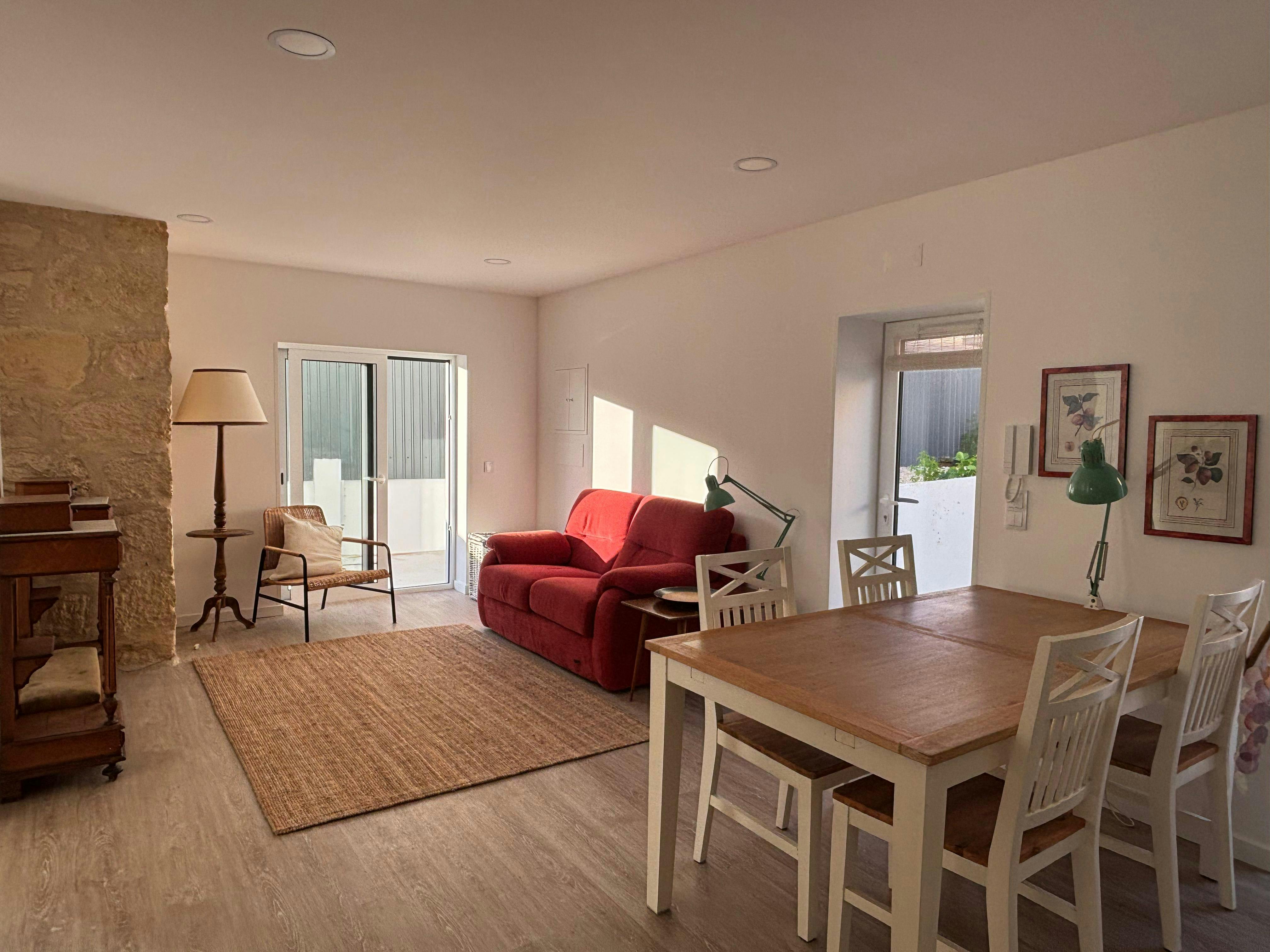 Dom do wynajęcia za 1600 € miesięcznie w mieście Carcavelos, Praceta de Santo António