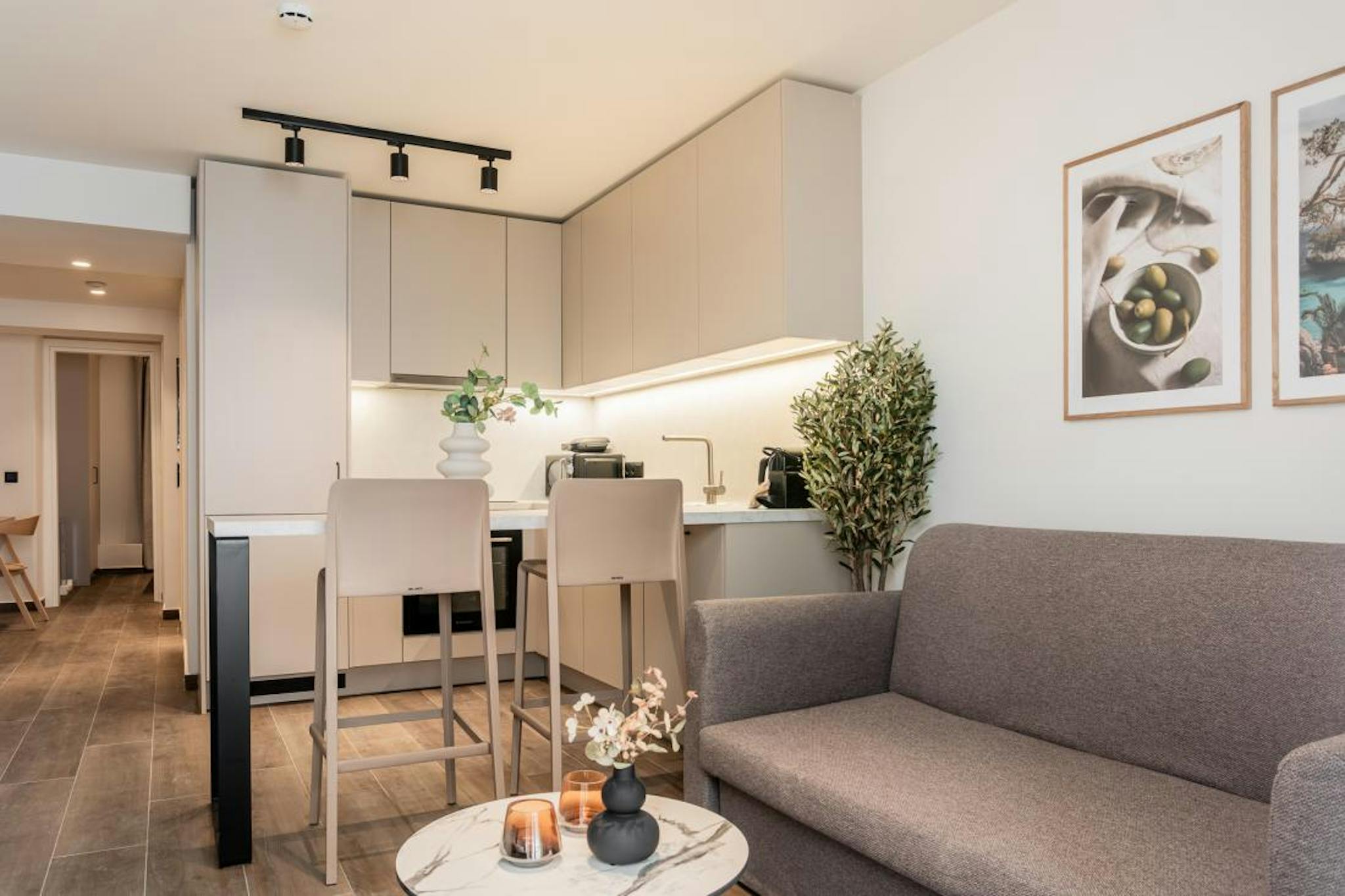 Kleomenous, Athina preview