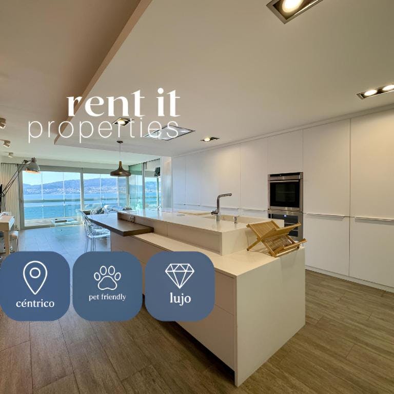 Apartment for rent for €2,050 per month in Vigo, Rúa Teófilo Llorente