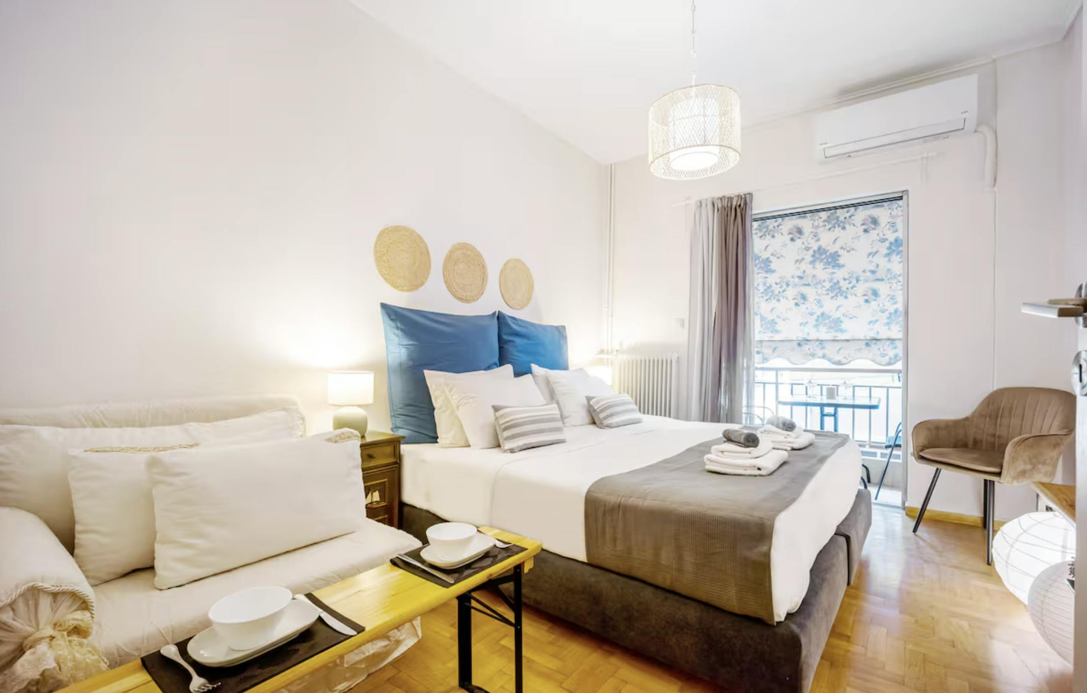 Studio for rent for €1,050 per month in Athina, Mpotsari Tousa