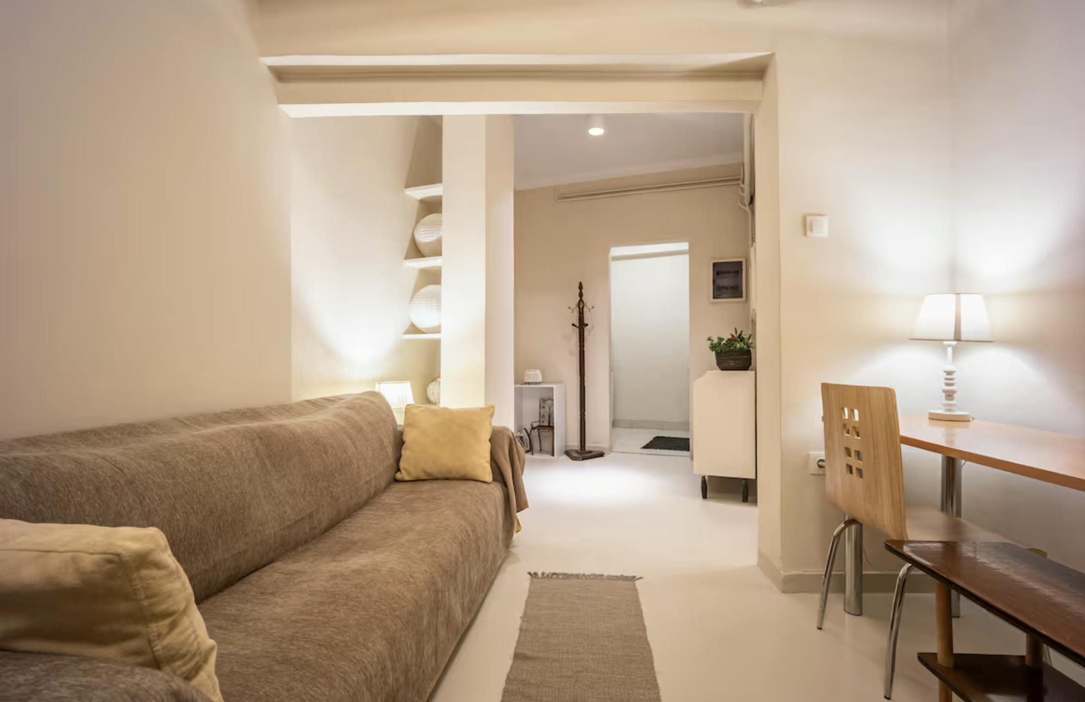 Appartement à louer pour 1 150 €/mois à Athina, Mpotsari Tousa