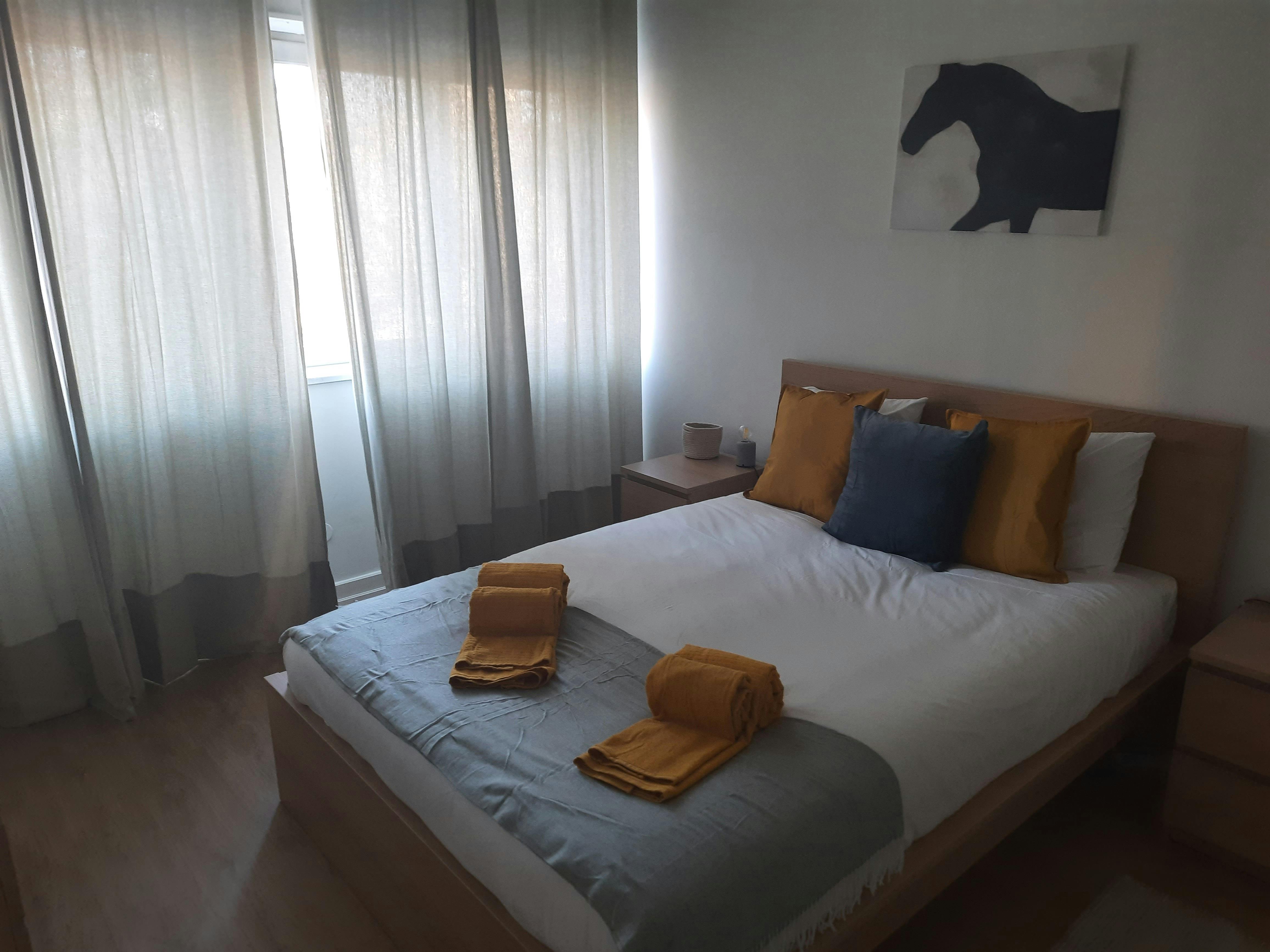 Wohnung zu mieten für 1.600 € pro Monat in Lisbon, Avenida Columbano Bordalo Pinheiro