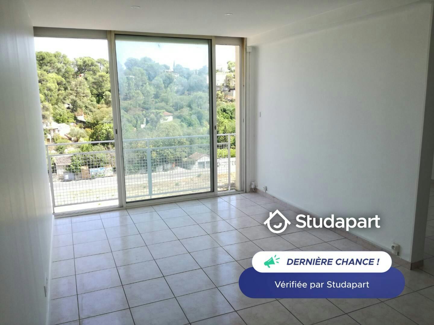 Apartment for rent for €695 per month in Nîmes, Chemin du Quartier d'Espagne