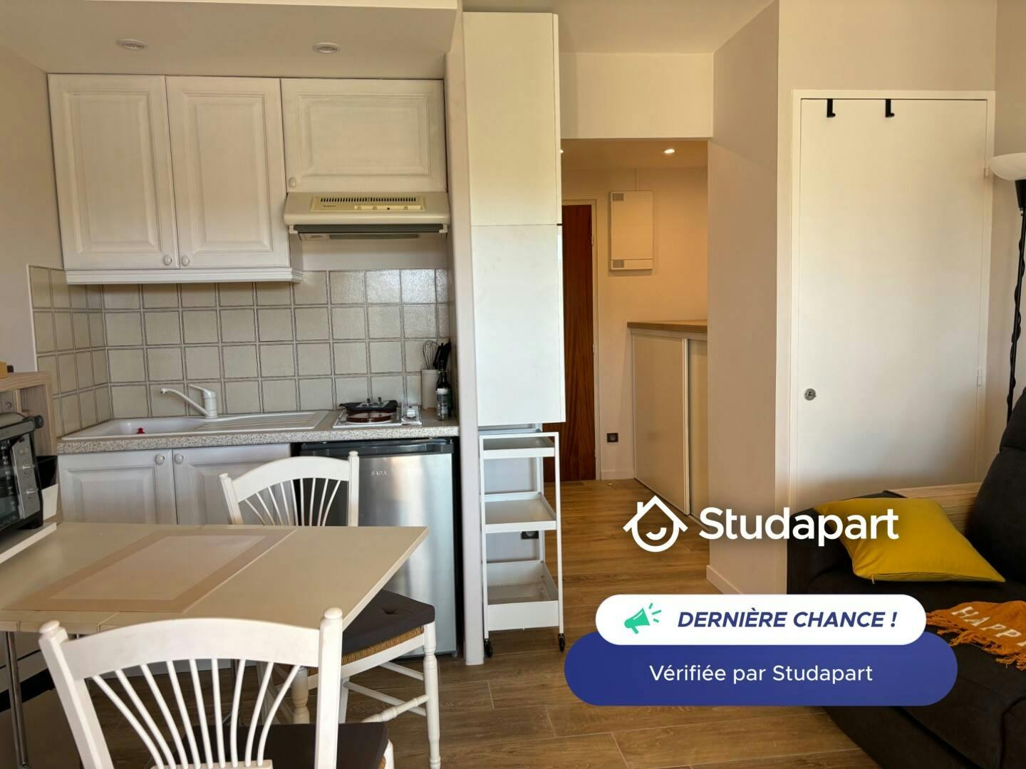 Apartament de închiriat pentru 690 EUR pe lună în Antibes, Chemin des Moyennes Bréguières