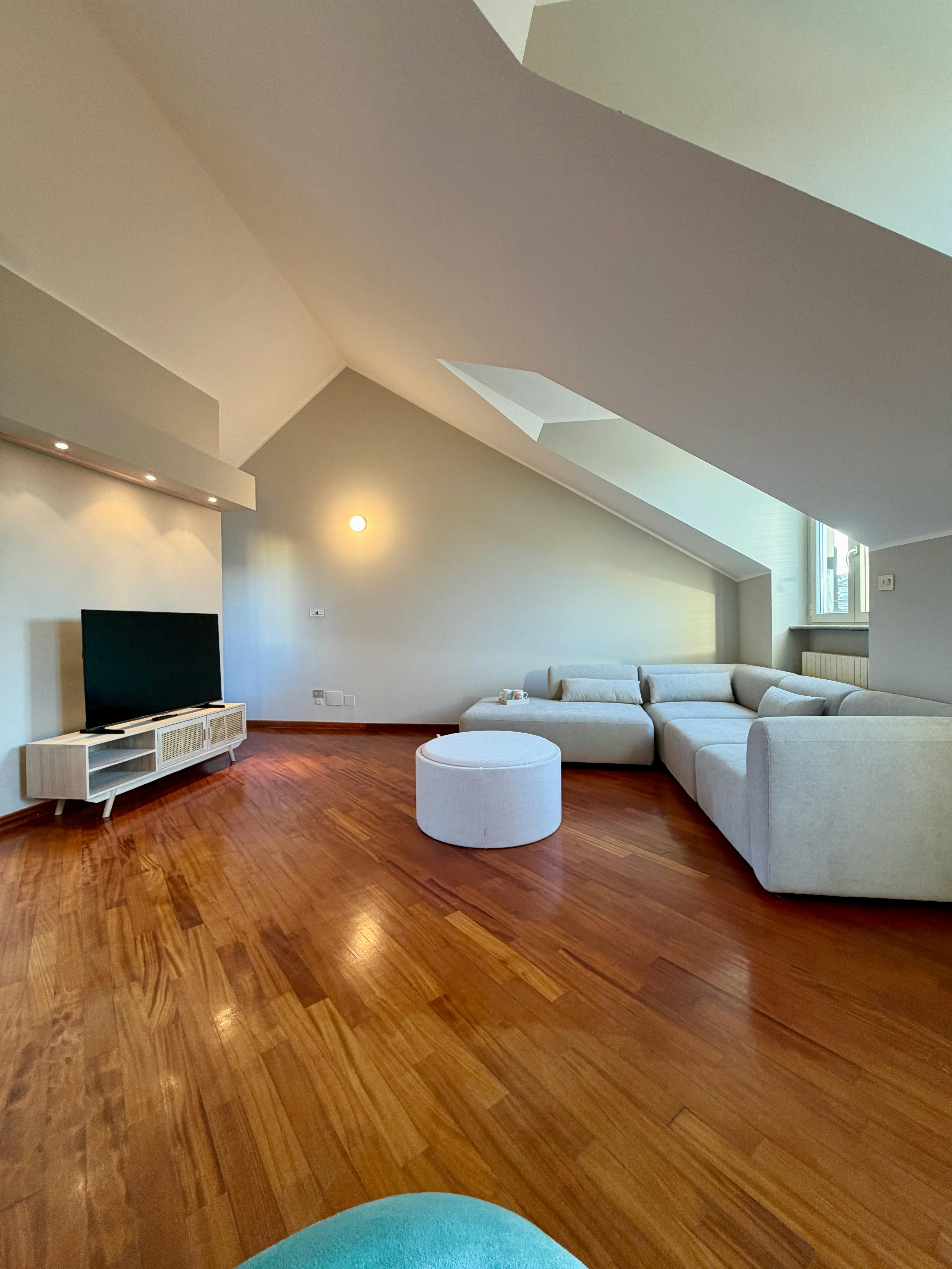 Apartment for rent for €2,200 per month in Turin, Via Massena