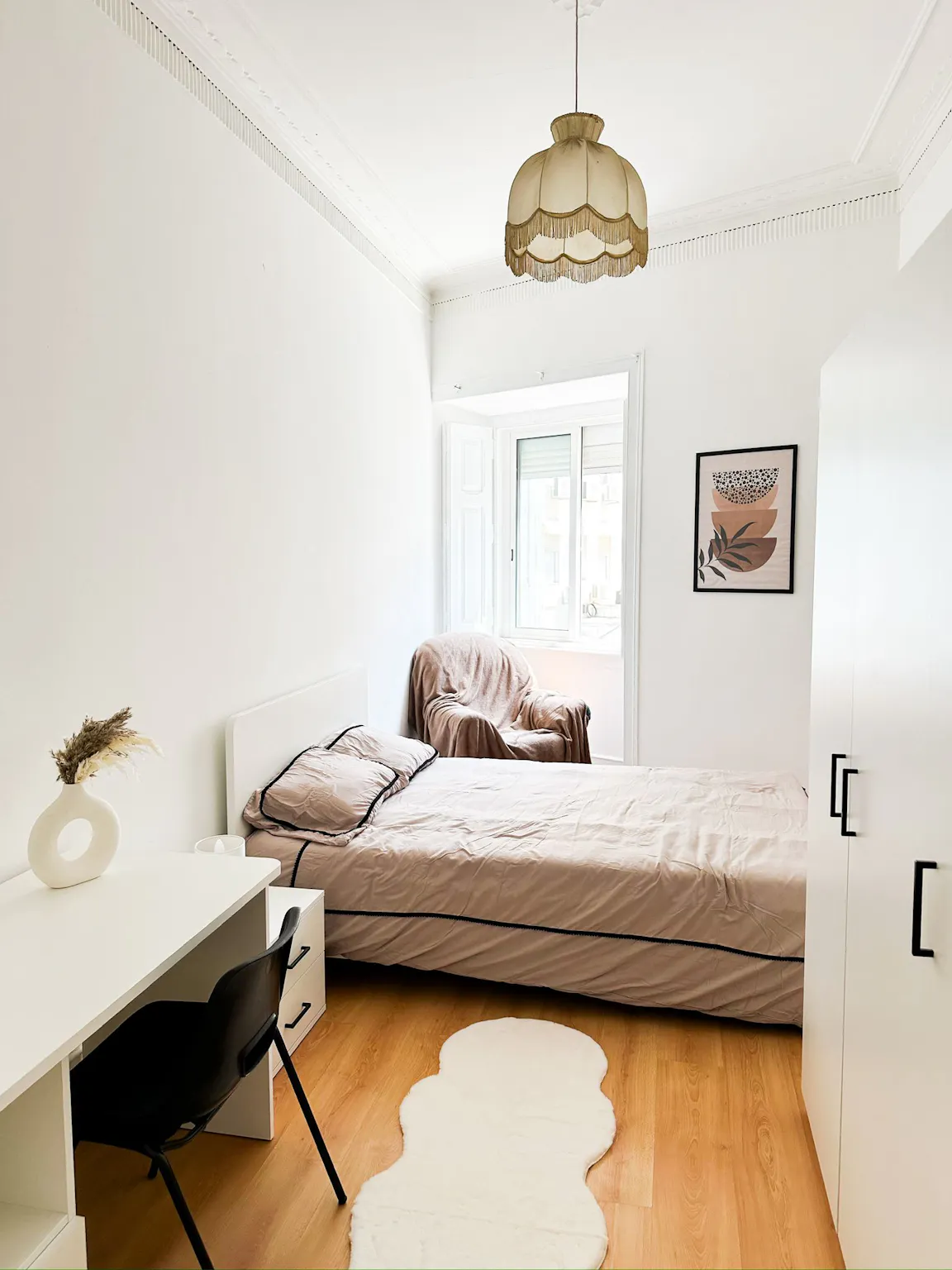 Rua de Santa Marta, Lisbon preview