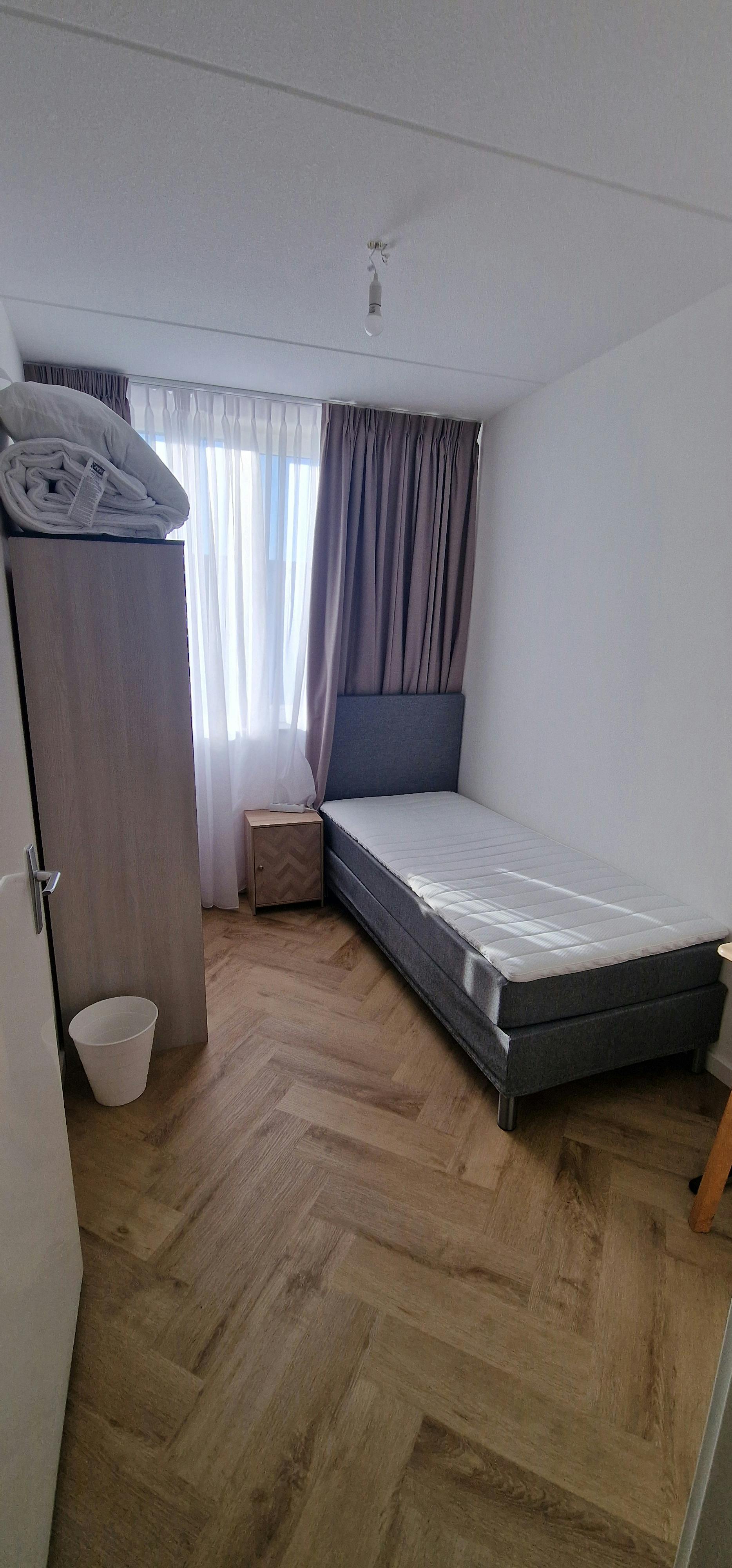 Privé kamer te huur voor € 1.000 per maand in Spijkenisse, Klipper