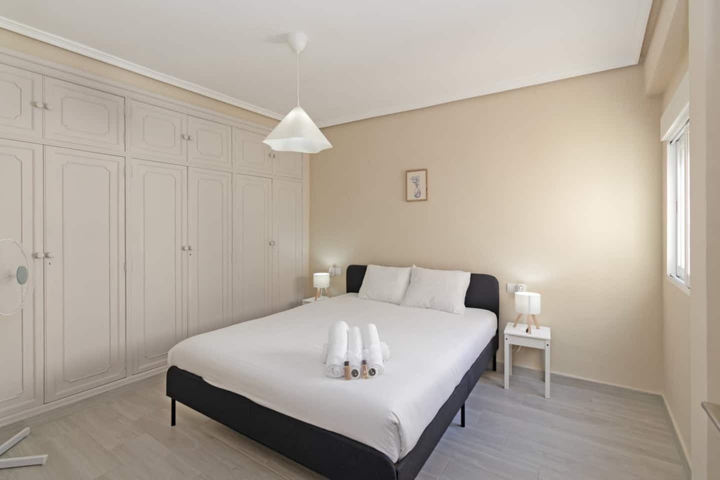 Carrer del Pintor Ferrandis, Valencia preview