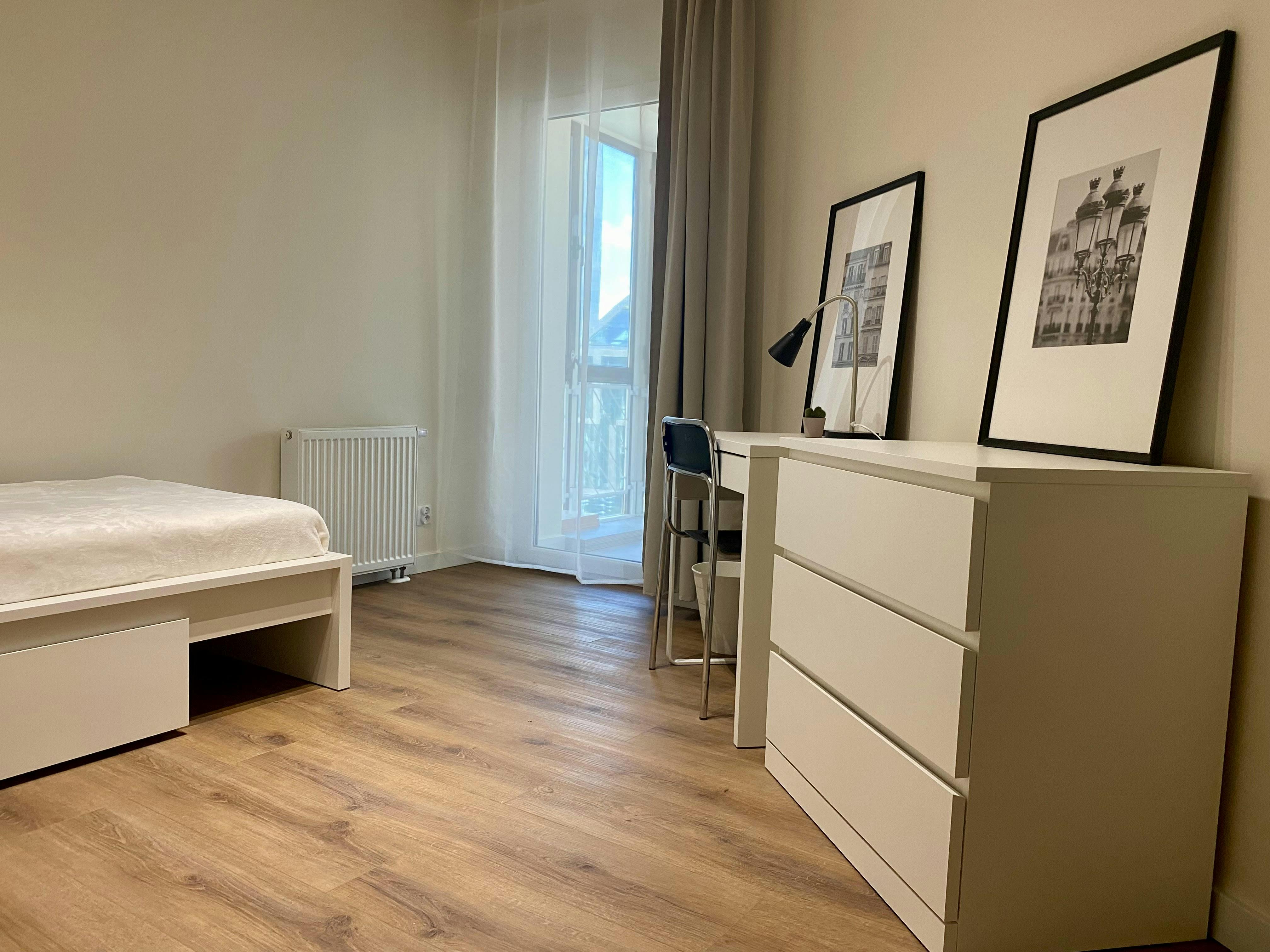 Chambre privée à louer pour 349 €/mois à Warsaw, Miedziana