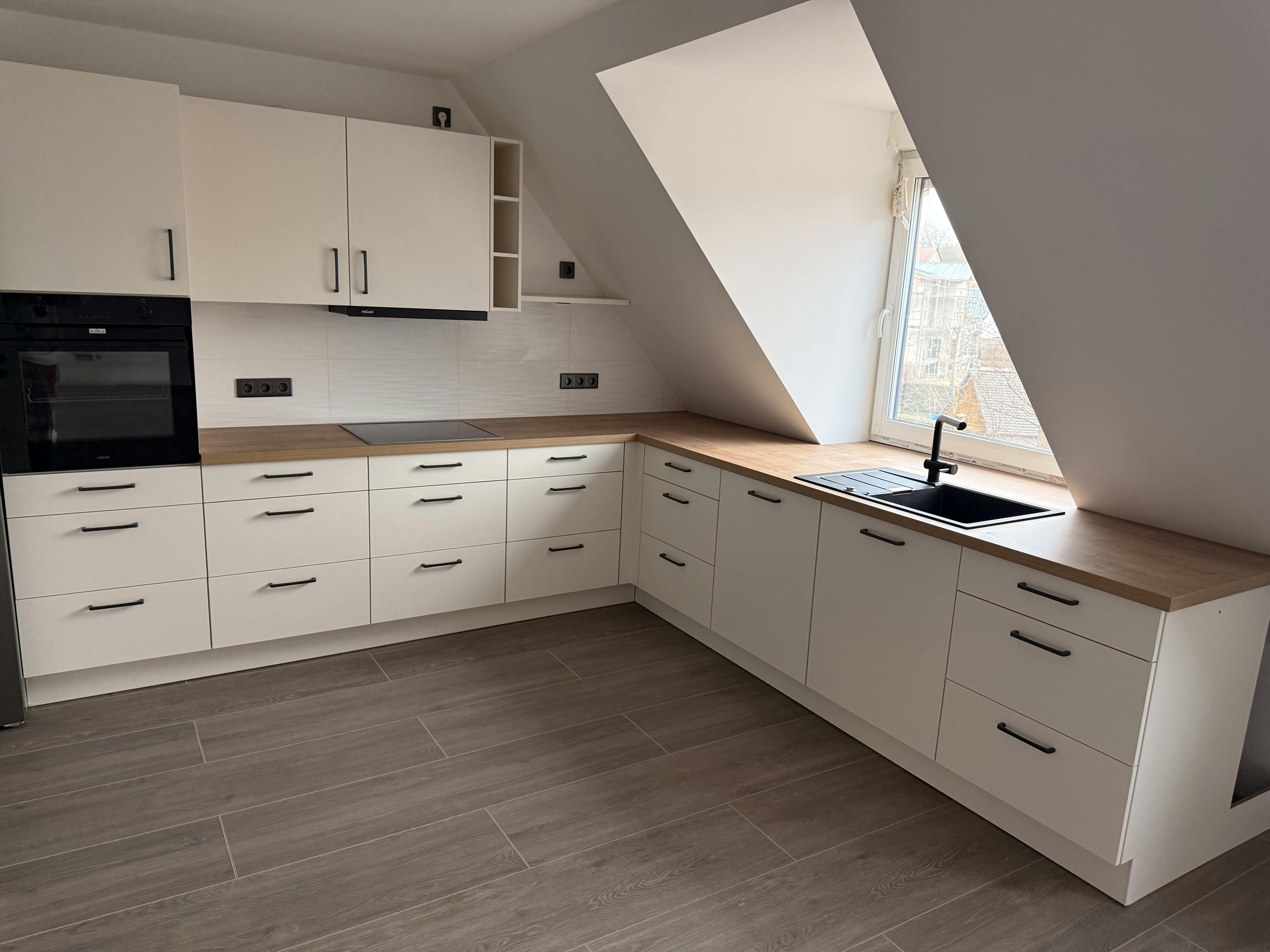 Apartment for rent for €1,100 per month in Vilseck, Grabenstraße