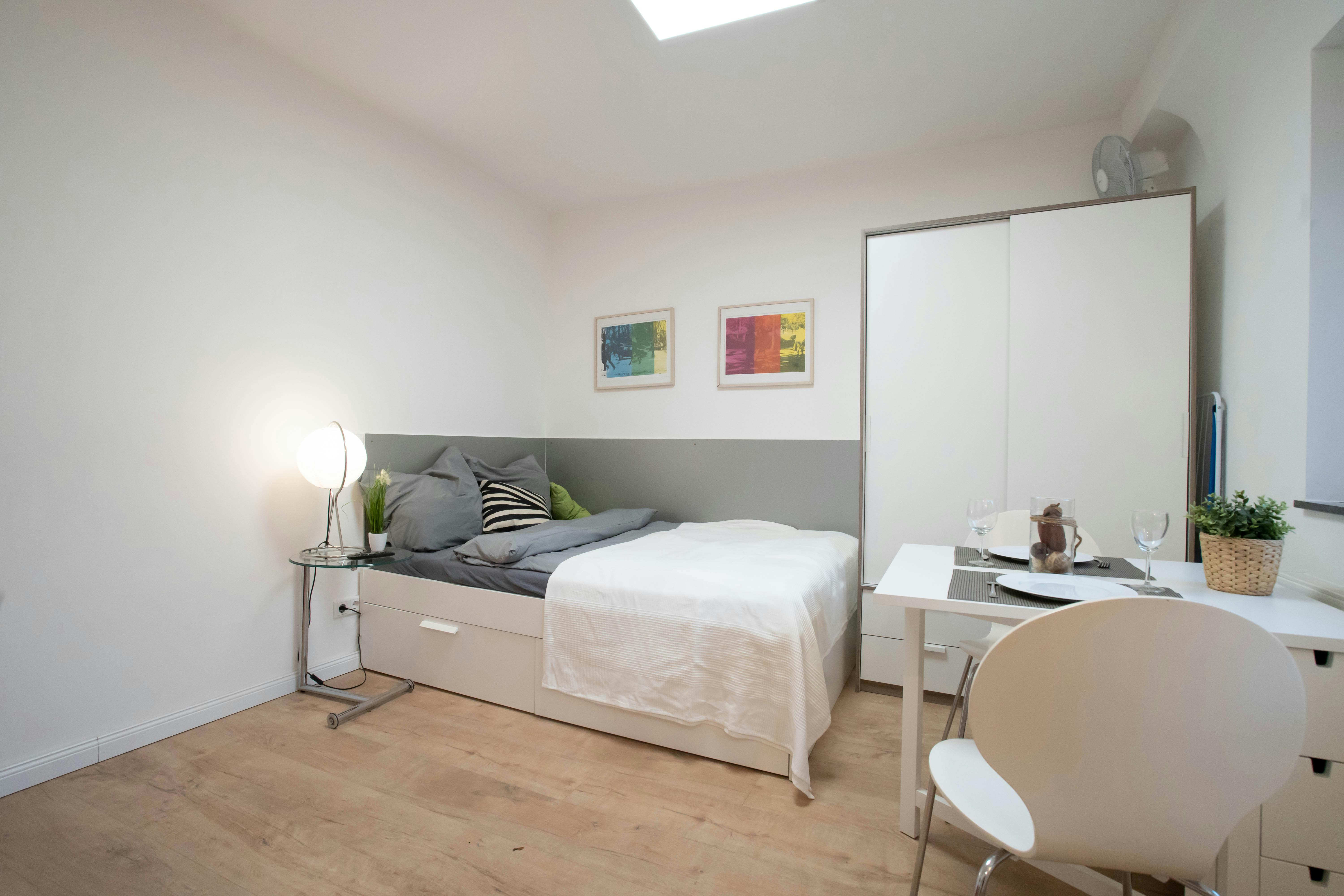 Студія за оренду для 1 095 EUR на місяць у Köln, Jülicher Straße