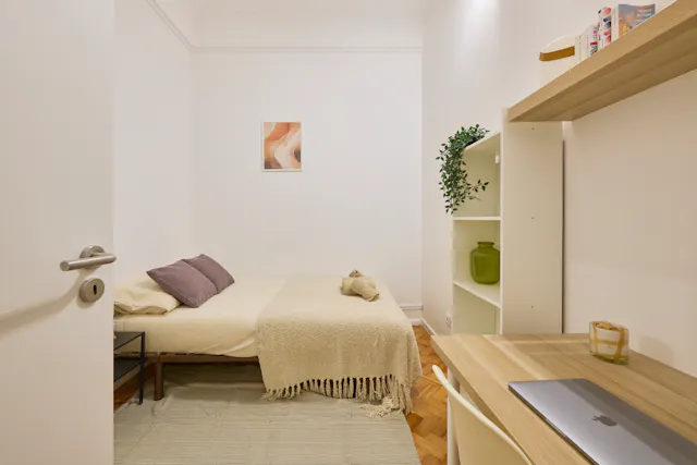Private room in Avenida Almirante Reis, Lisbon (1676807) room image 2