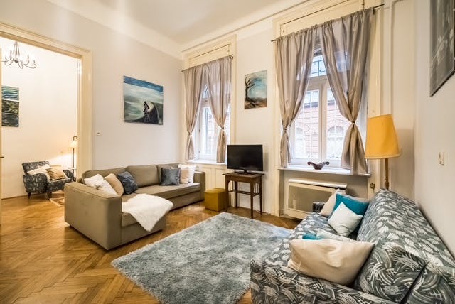 Studio for rent for €550 per month in Budapest, Jókai utca