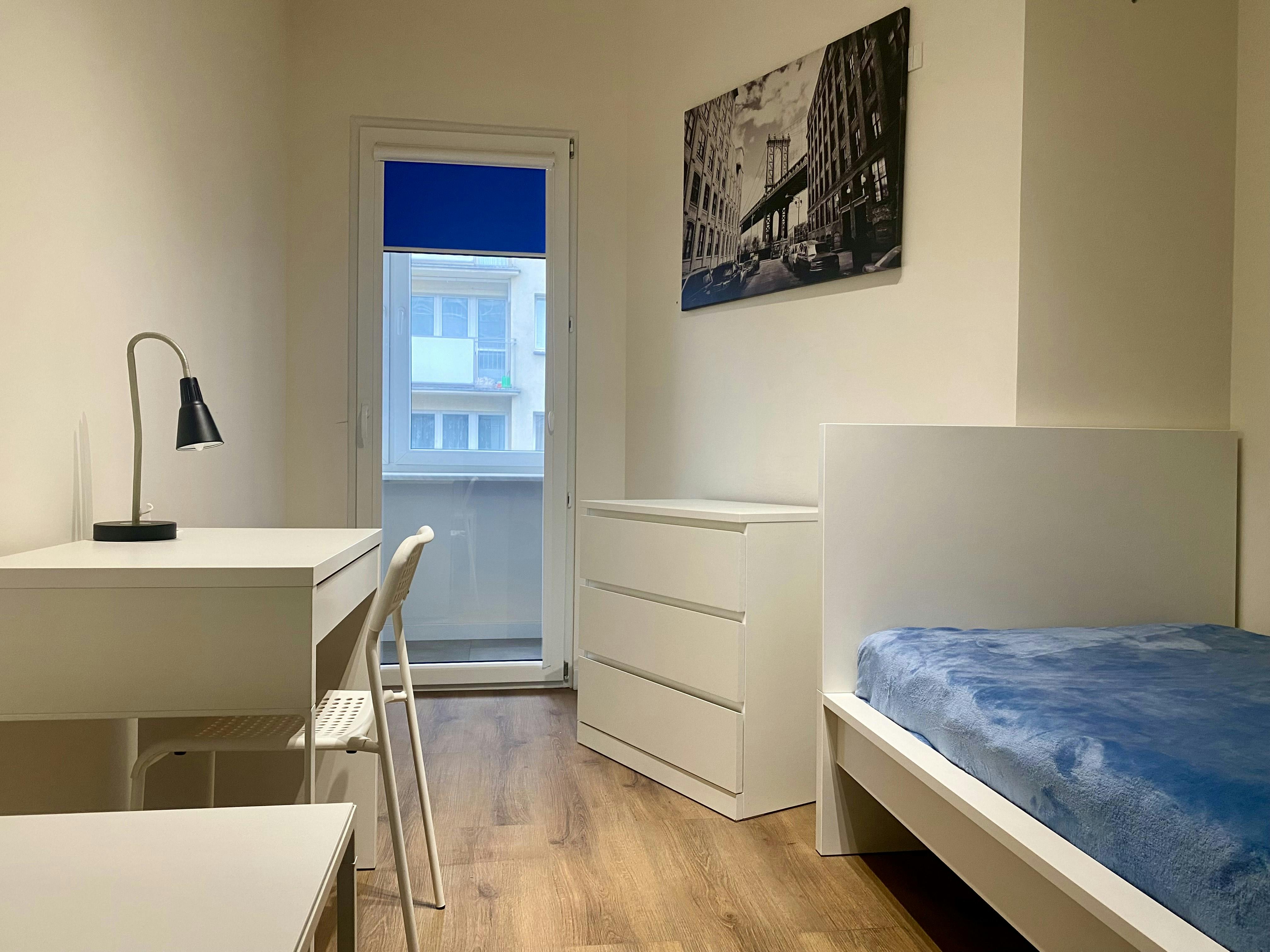 Chambre privée à louer pour 1 401 PLN/mois à Warsaw, Miedziana