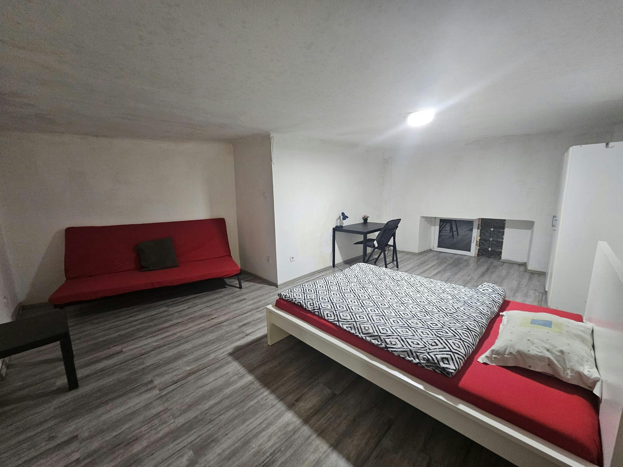 Private room for rent for HUF 145,119 per month in Budapest, Fővám tér