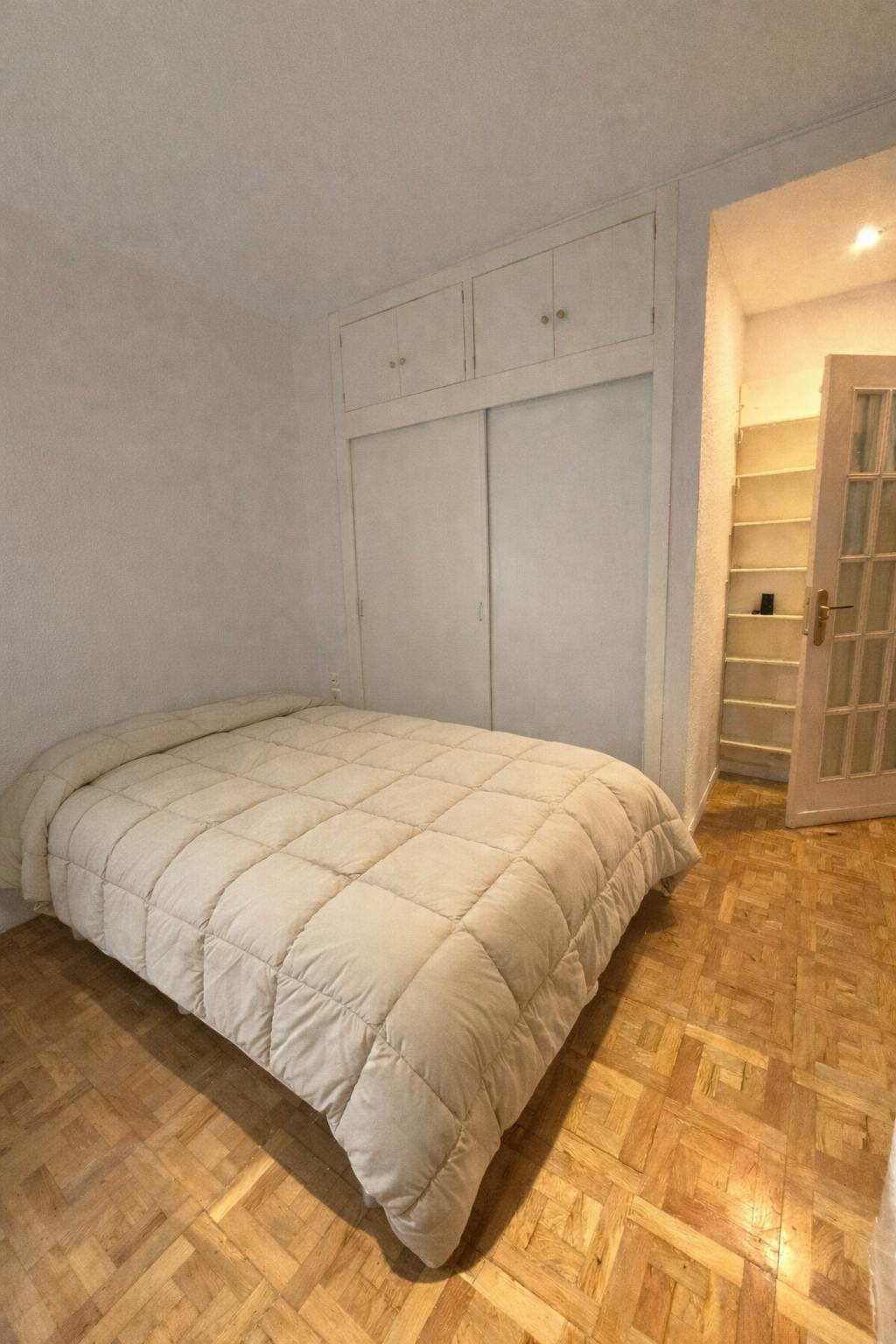 Single room Madrid, 1 bed, 10m² — photo 9