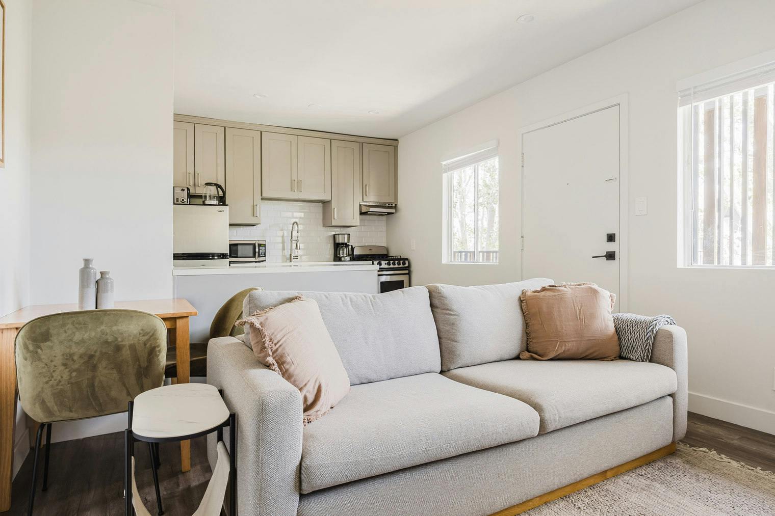 Квартира за оренду для $3,917 на місяць у Los Angeles, Grand View Boulevard