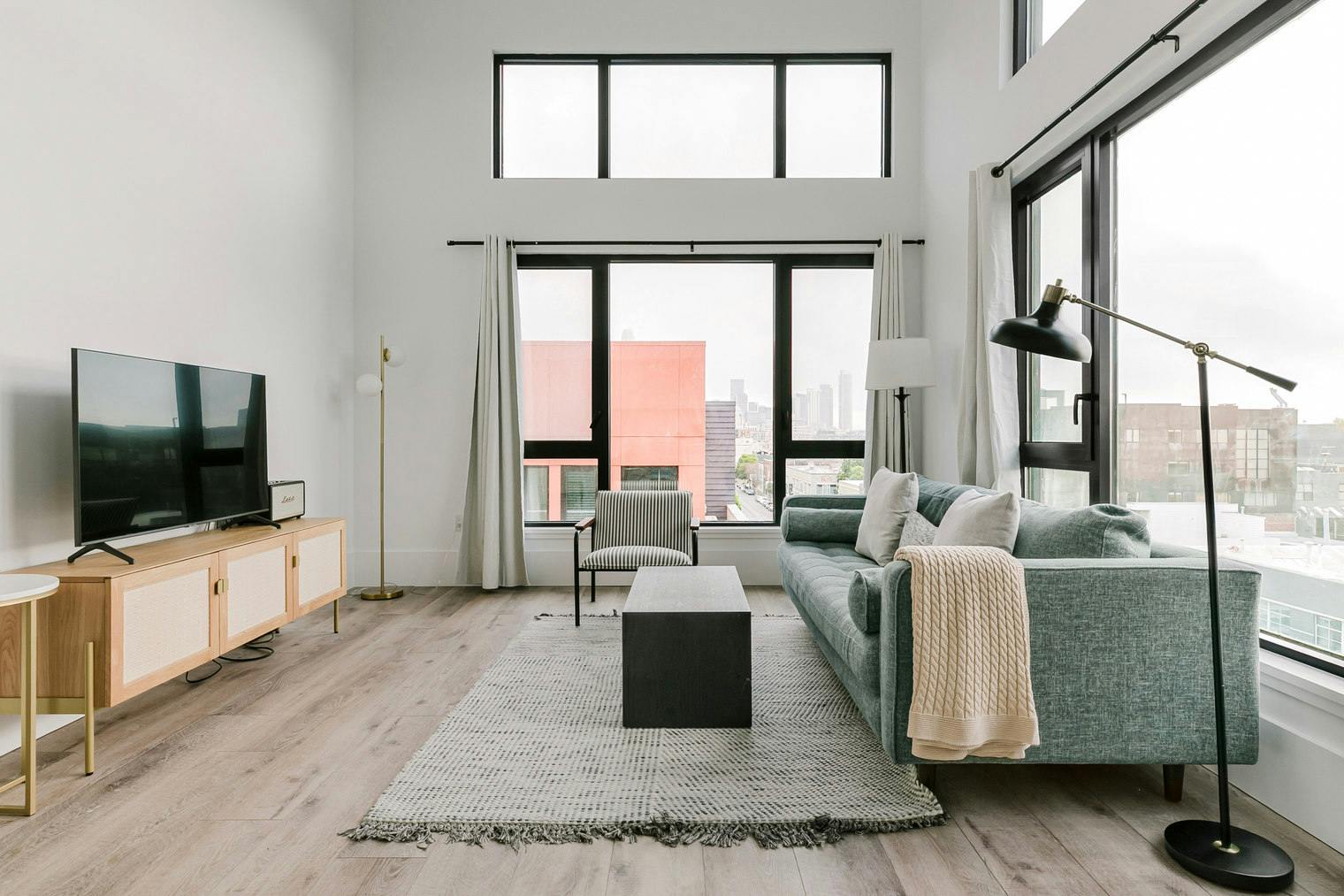 Apartment for rent for $4,721 per month in San Francisco, Howard Street