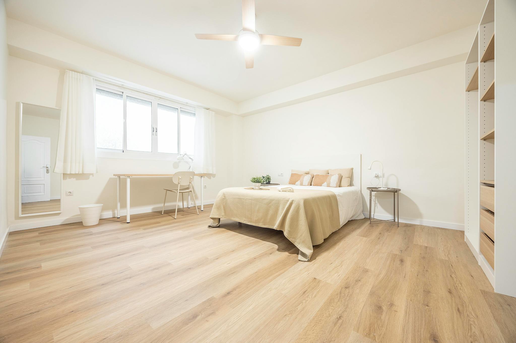 Carrer de l'Escultor Josep Capuz, Valencia preview