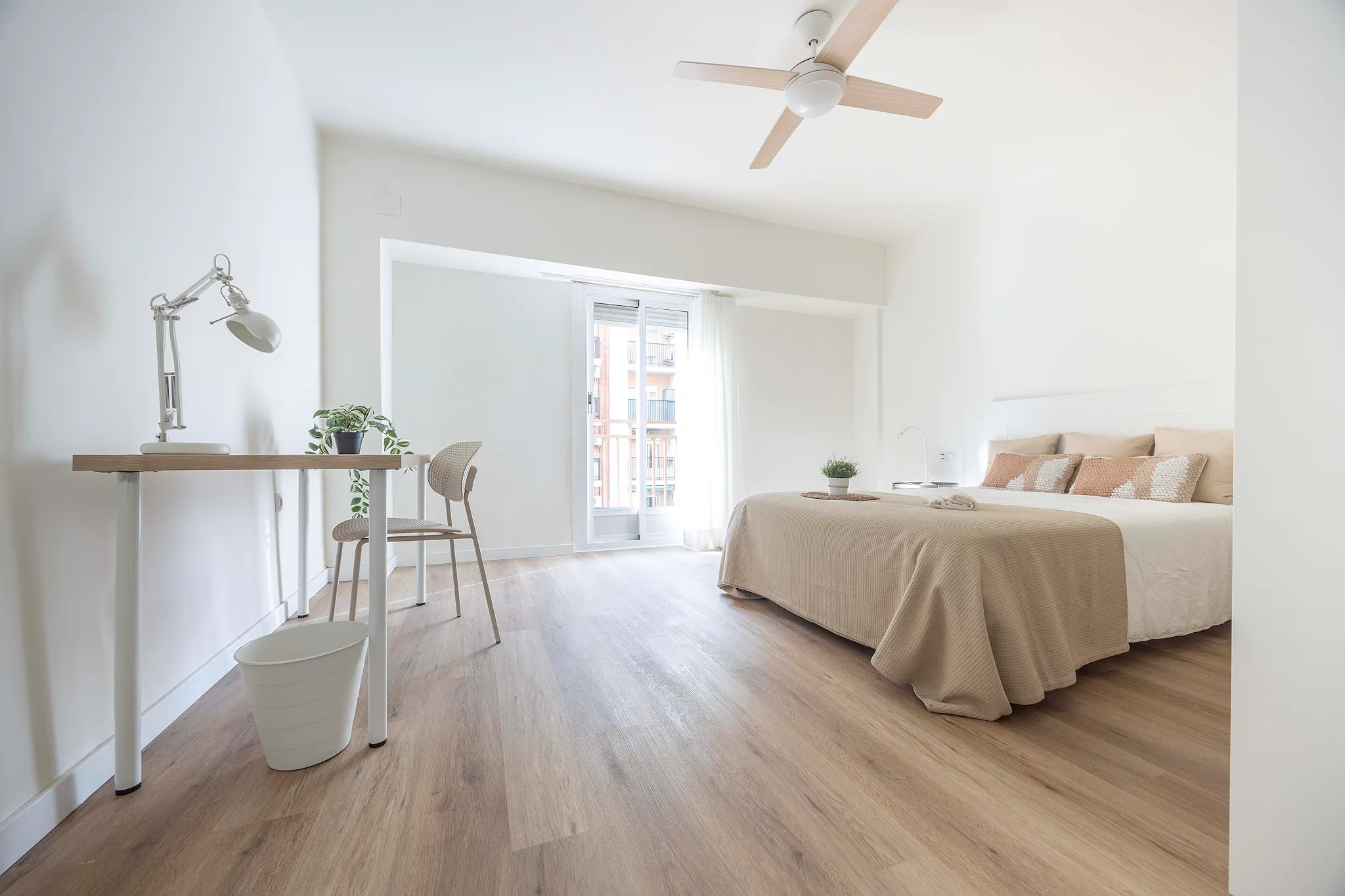 Carrer de l'Escultor Josep Capuz, Valencia preview