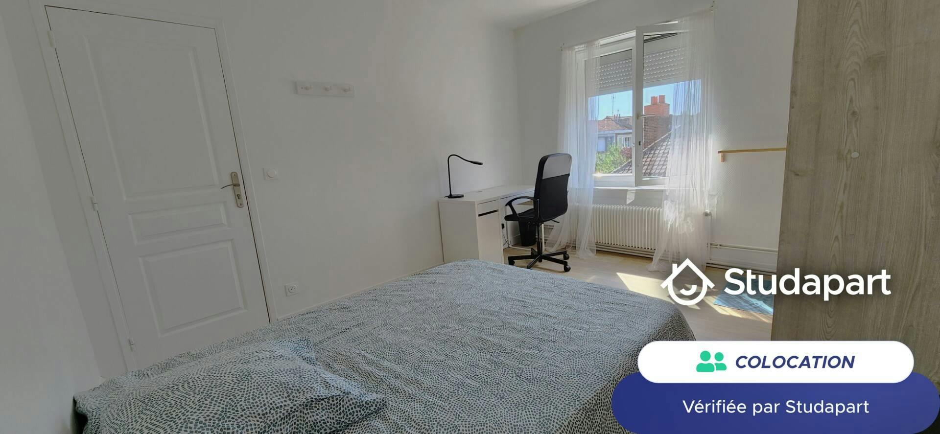 Private room for rent on Rue de Cronstadt, Lille - Vue 3