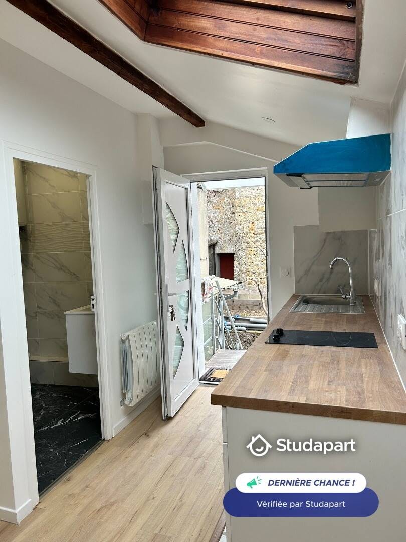 Apartamento para alugar por € 970 por mês em Massy, Rue de la Division Leclerc