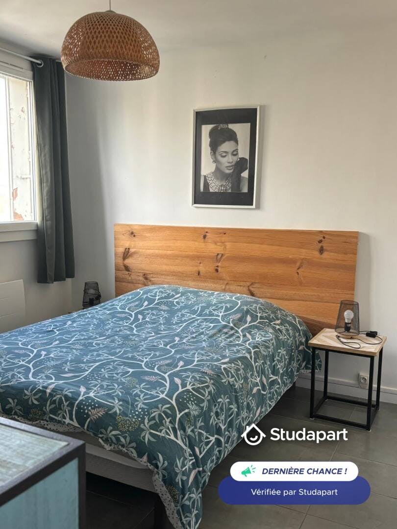 公寓 正在以 €1,180 的月租出租，其位于 Arles, Rue Jean Jacques Cambacérès