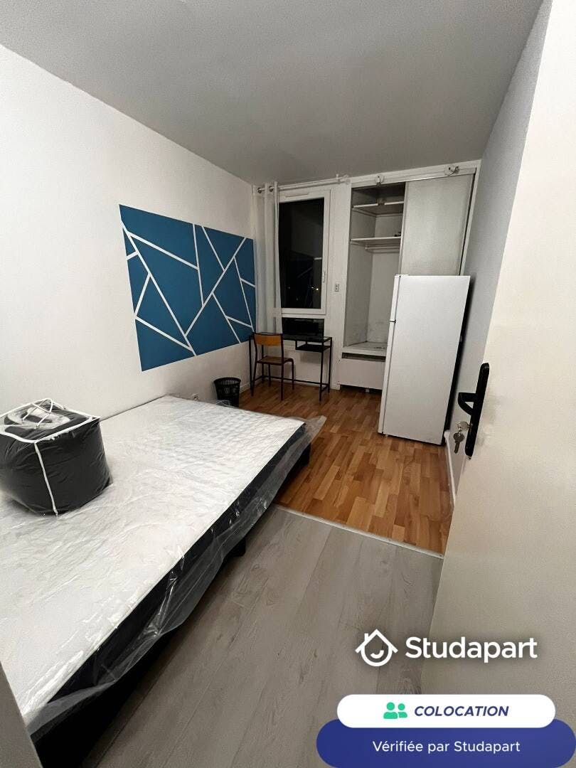 Private room for rent for €420 per month in Élancourt, Voie Communale les Nouveaux Horizons