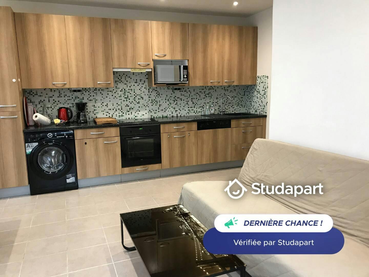 Apartment for rent for €950 per month in Bièvres, Avenue de la Gare