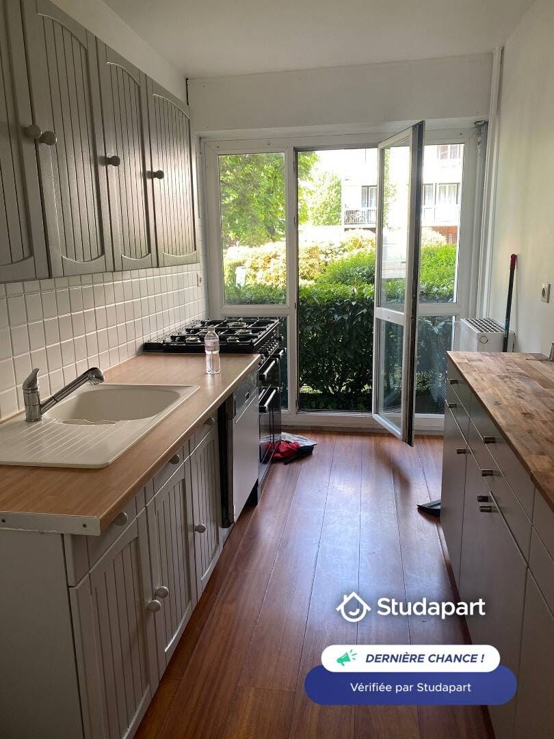 Casa para alugar por € 600 por mês em Chelles, Square des Aulnes