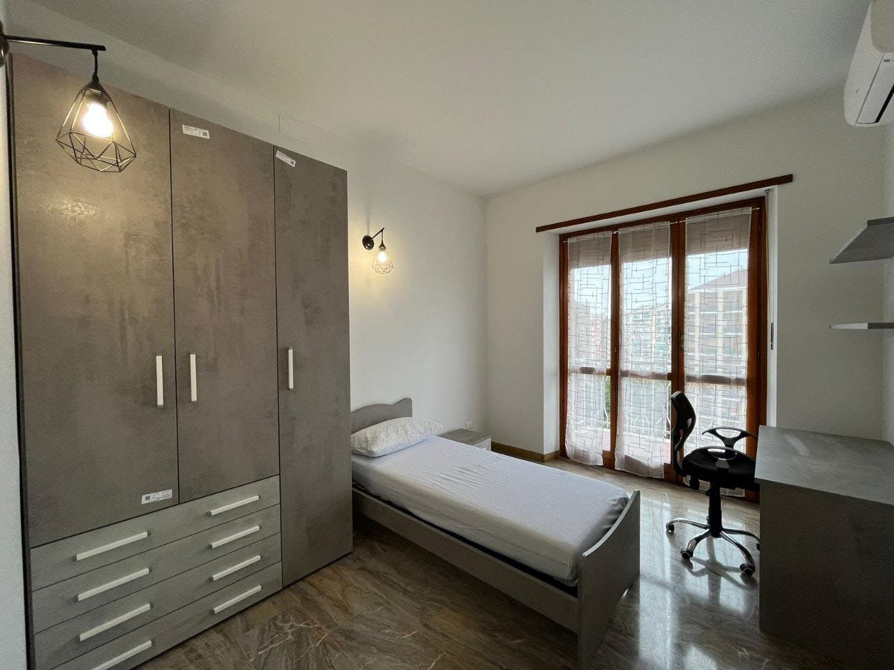 Single room Turin, 1 bed, 15m² — photo 1