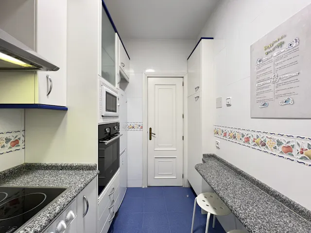 Private room in Calle de la Abada, Madrid (1677491) room image 9