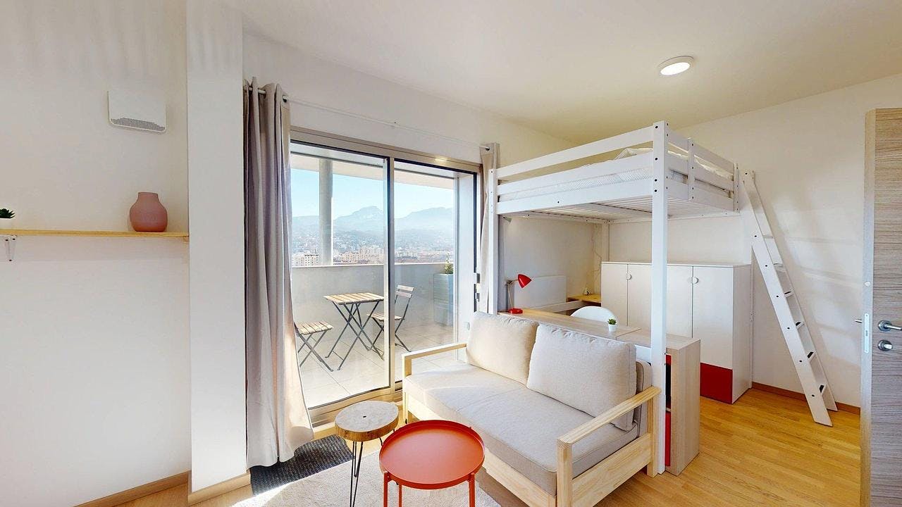 Appartamento in affitto a 690 € al mese a Chambéry, Rue Yolande de France