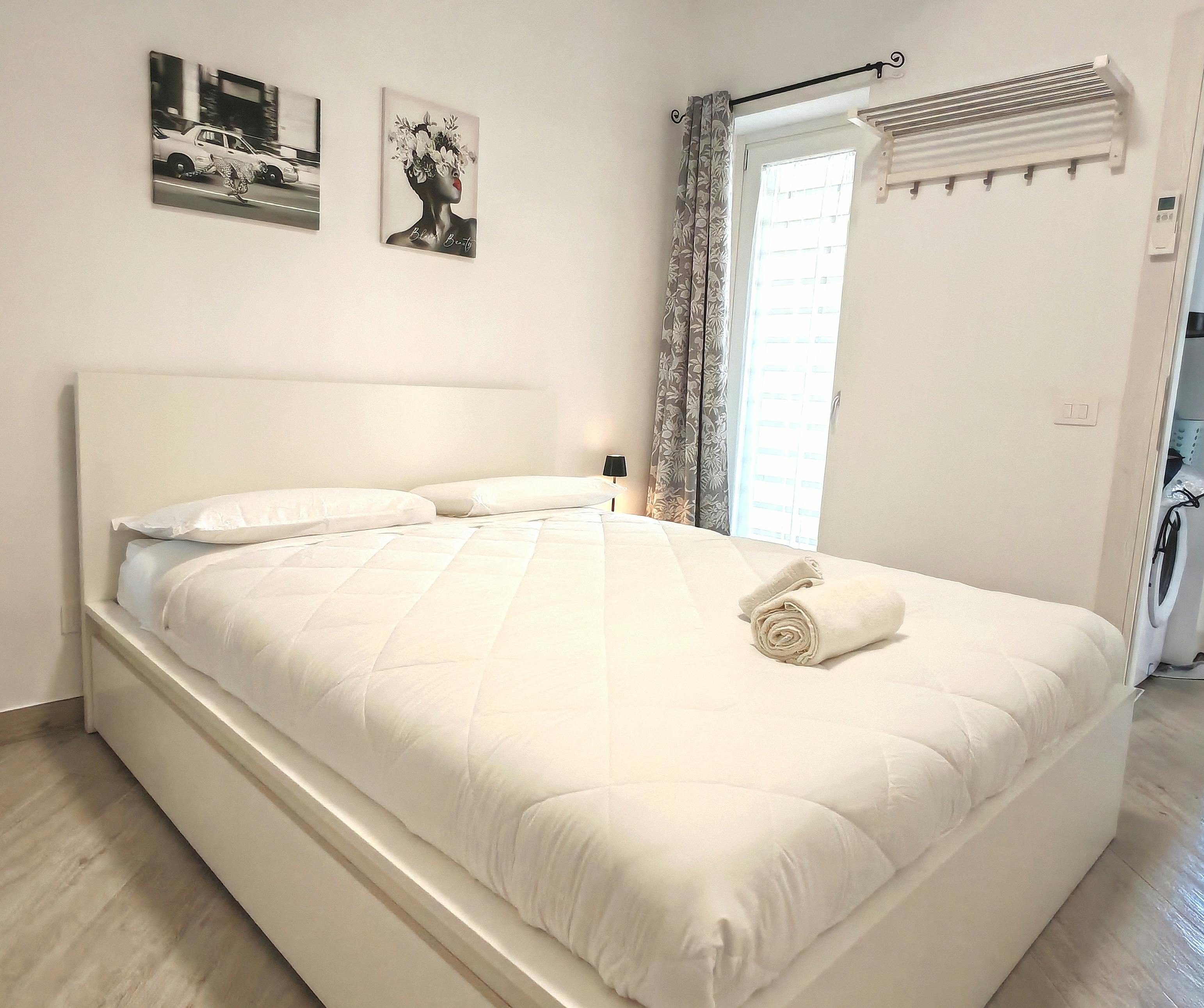 公寓 正在以 €2,190 的月租出租，其位于 Rome, Via Gioacchino Loreti