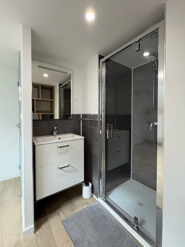 Private room in Rue des Moissons, Reims (1677633) room image 2