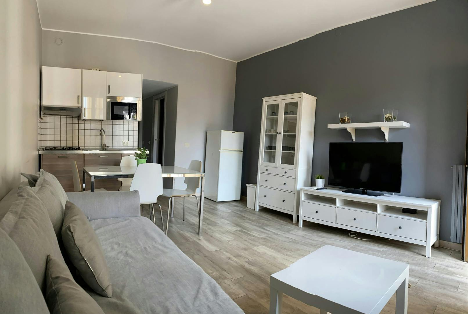 Apartment for rent for €1,390 per month in Milan, Via Giuseppe Govone