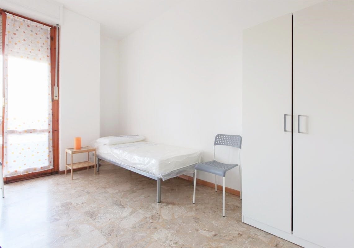 Single room Milan, 1 bed, 12m² — photo 1
