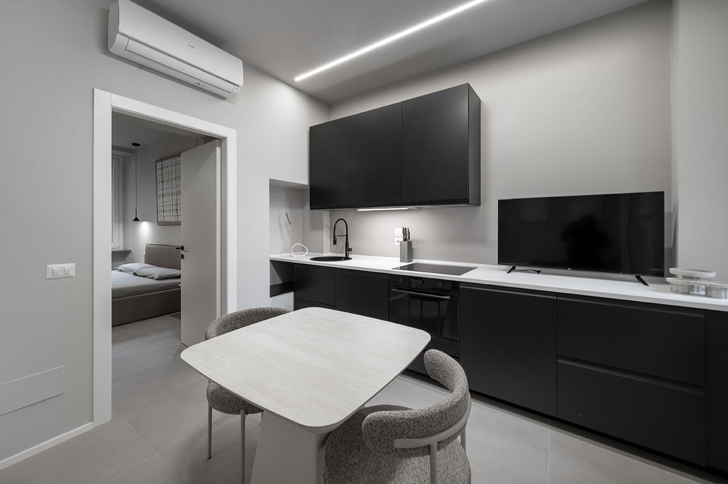 Apartment for rent for €1,450 per month in Milan, Via Carlo Farini