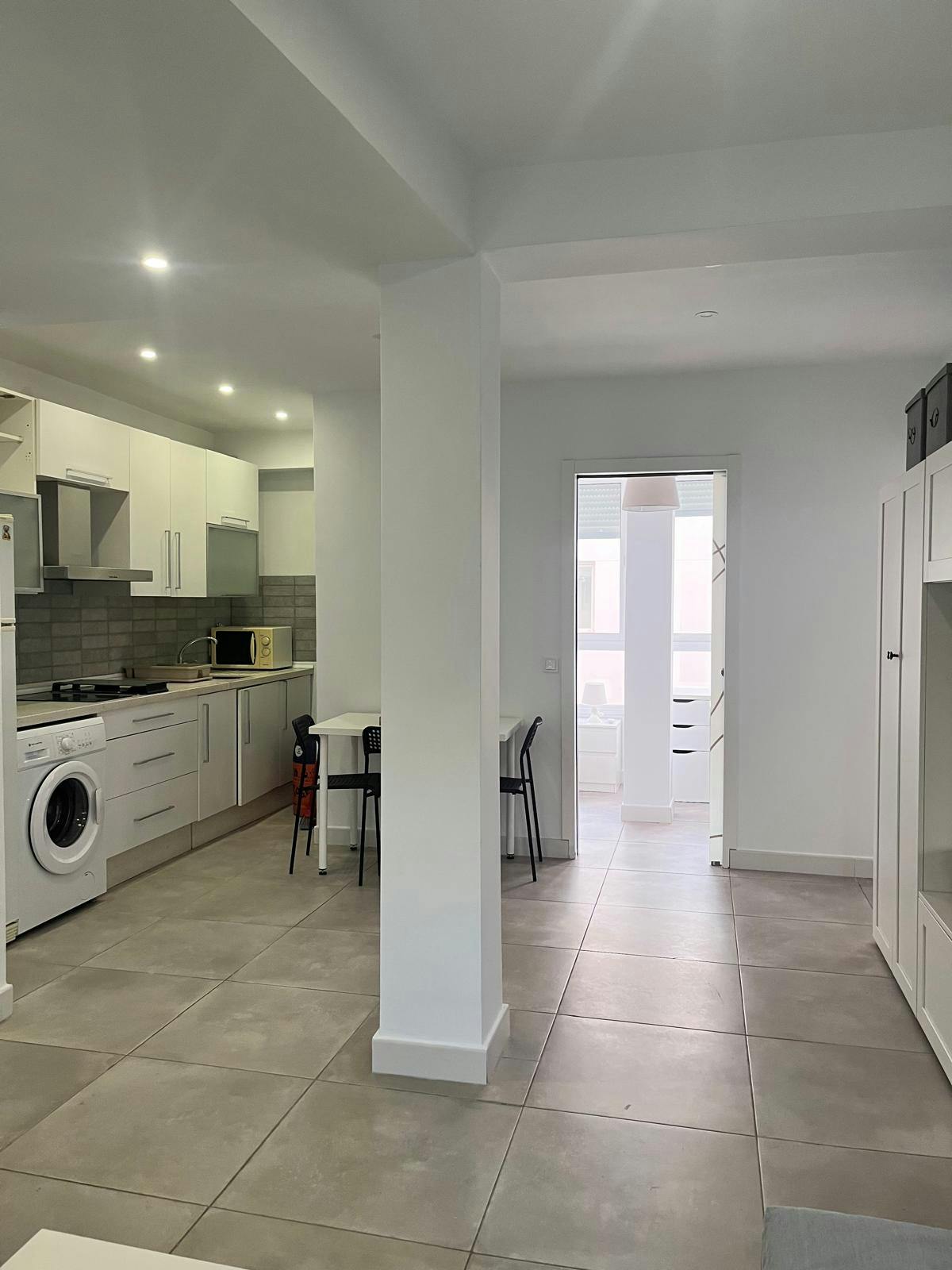 Apartment for rent for €1,050 per month in Sevilla, Plaza Luis Cernuda