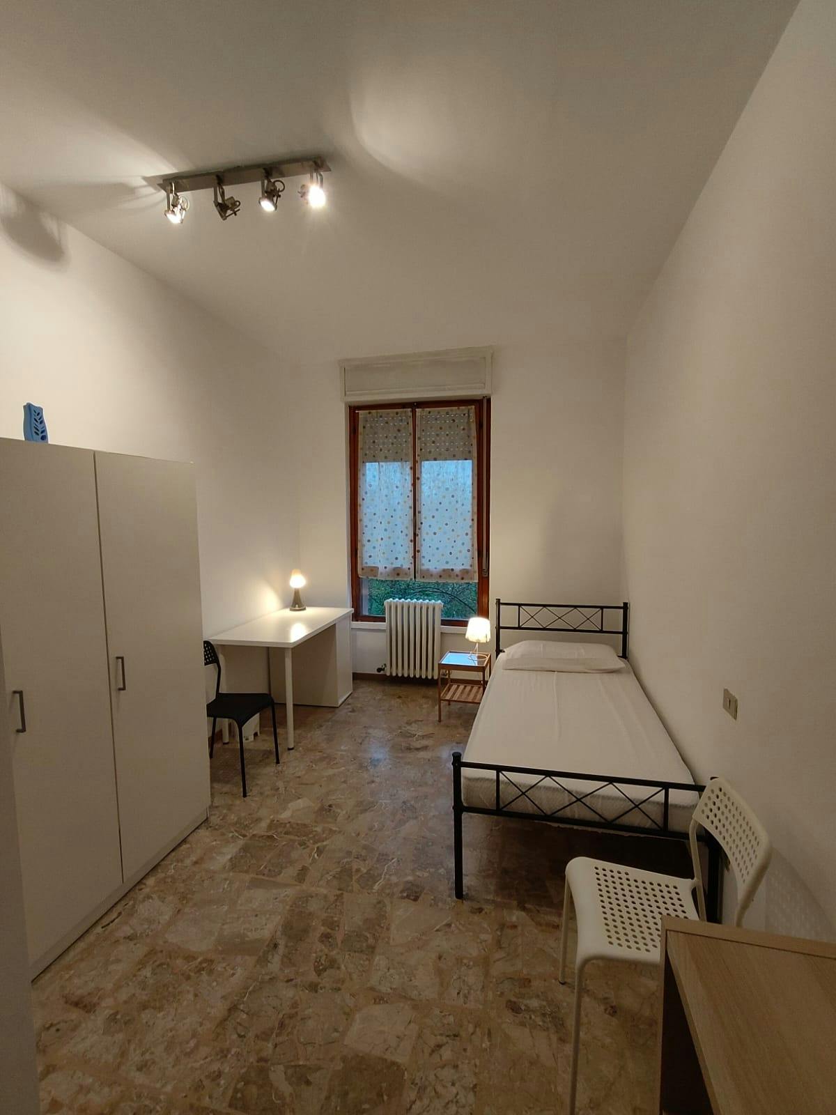 Single room Milan, 1 bed, 12m² — photo 1