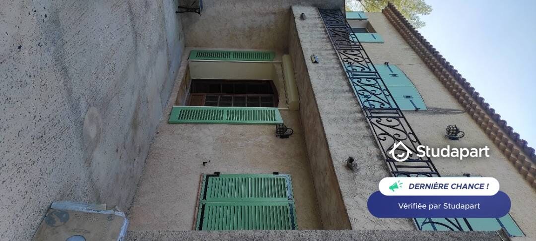 House for rent for €1,090 per month in Cuers, Les Cauvets