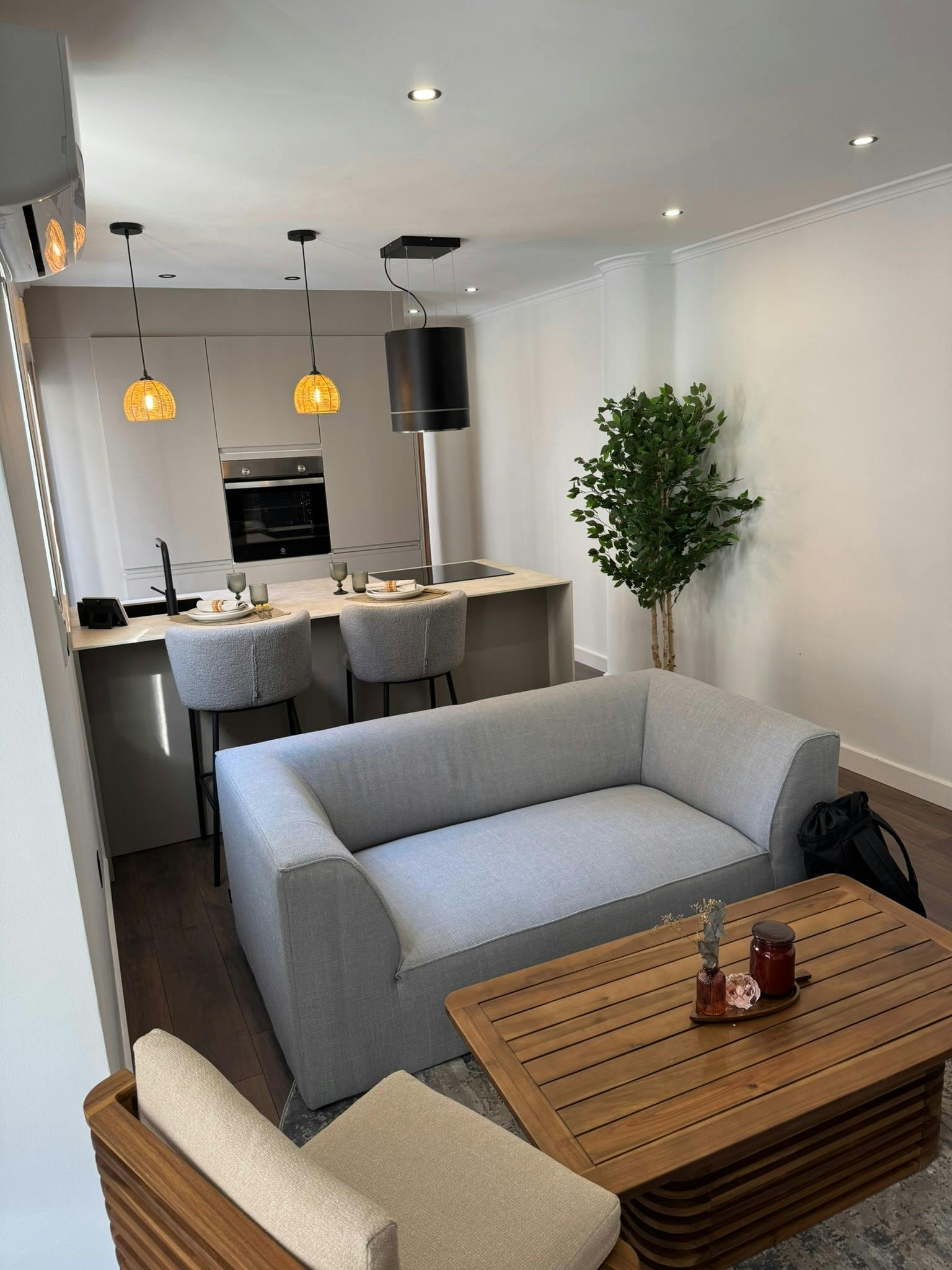 Apartment for rent for €2,000 per month in Valencia, Carrer Teatre de la Marina