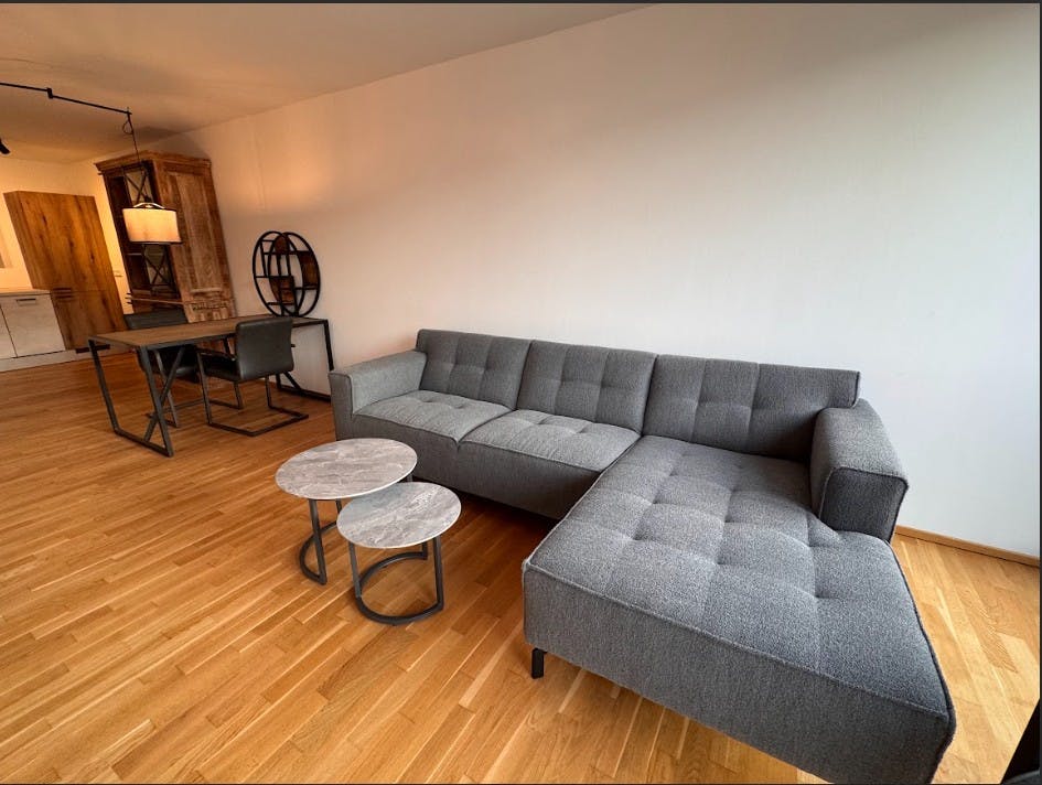 Apartment for rent for €1,950 per month in Dresden, Leipziger Straße