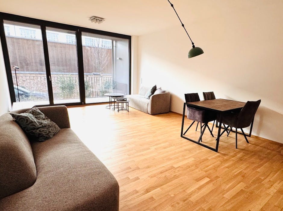Apartment for rent for €2,300 per month in Dresden, Leipziger Straße