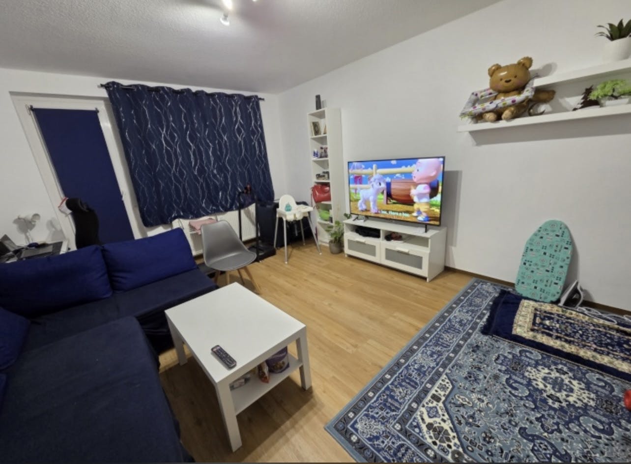 Appartement te huur voor € 800 per maand in Frankfurt am Main, Hessestraße