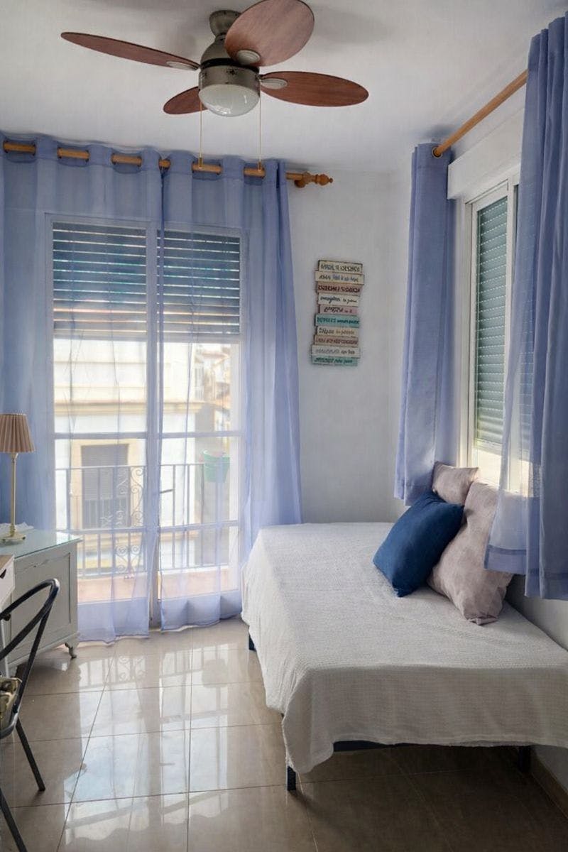Habitación privada en alquiler por 320 € al mes en Córdoba, Calle Alarcón López