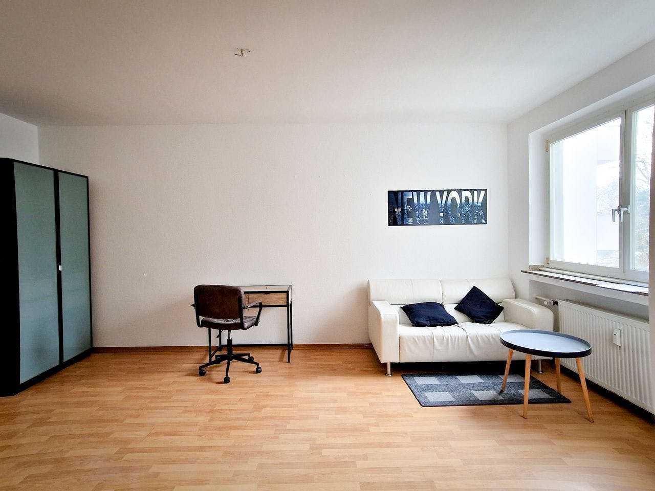 Studio for rent for €1,350 per month in Düsseldorf, Parkstraße