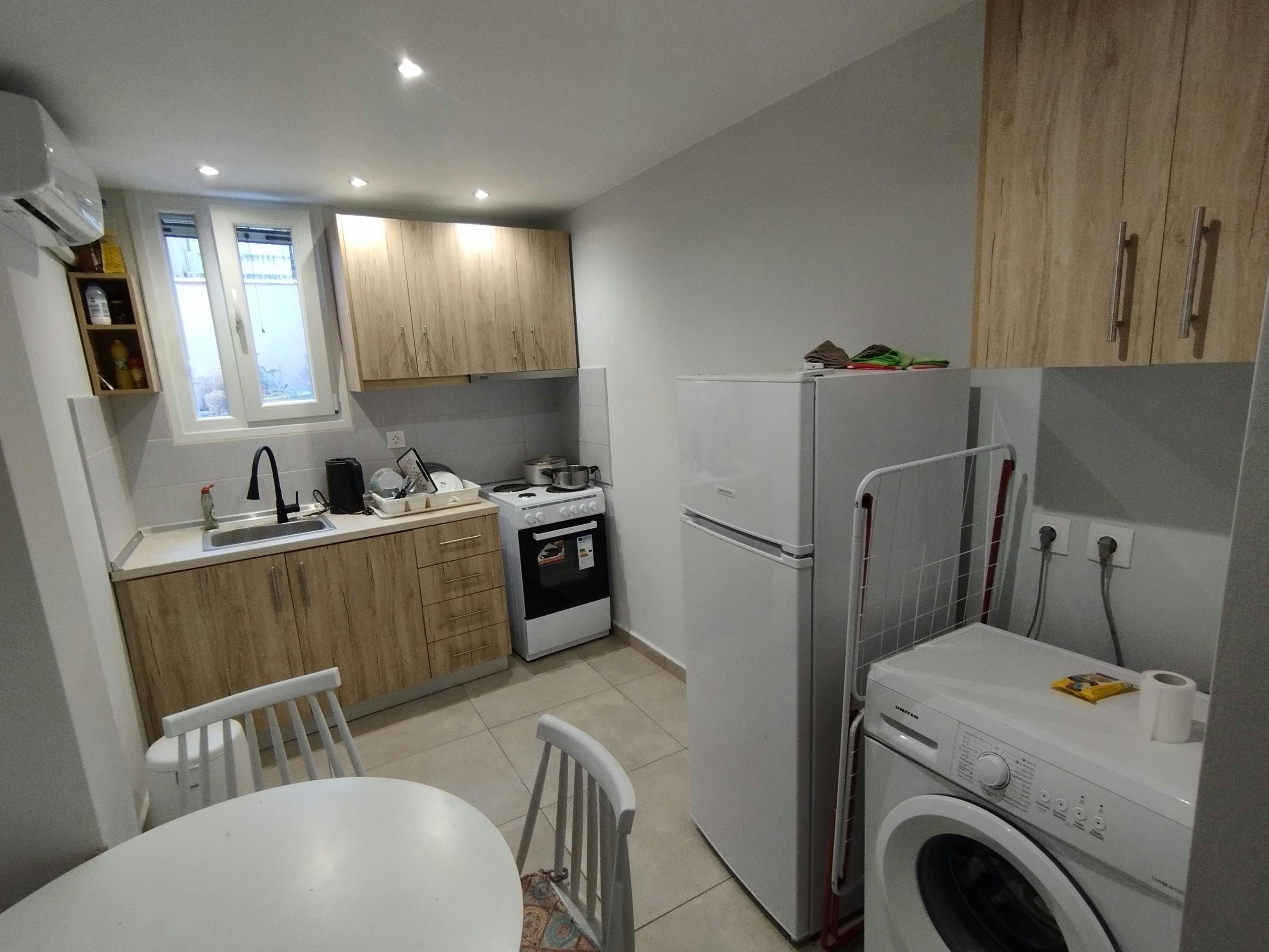 WG-Zimmer zu mieten für 390 € pro Monat in Thessaloníki, Andokidou